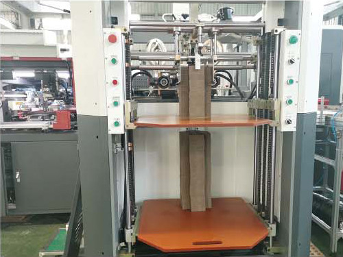 อัตโนมัติ Double Head ความเร็วสูงกล่องกระดาษกล่อง Forming Machine สําหรับกล่องแข็ง
