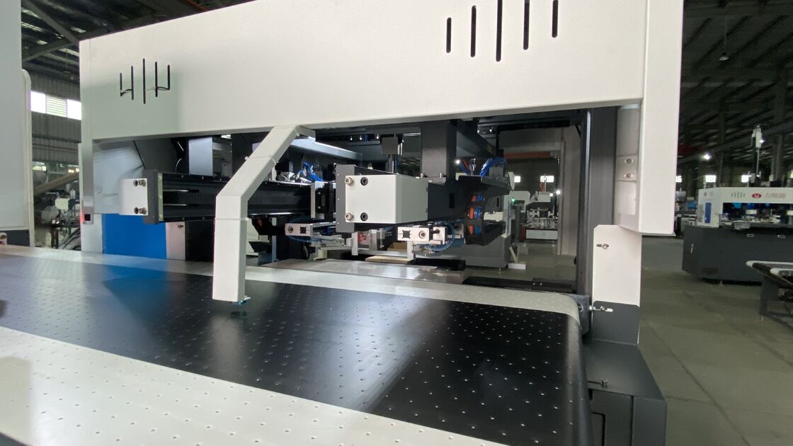 เครื่องทำกล่องแข็งแบบป้อนคู่ขึ้นรูปคู่ ความเร็วสูง แม่นยำสูง ควบคุมด้วยเซอร์โวเต็มรูปแบบ