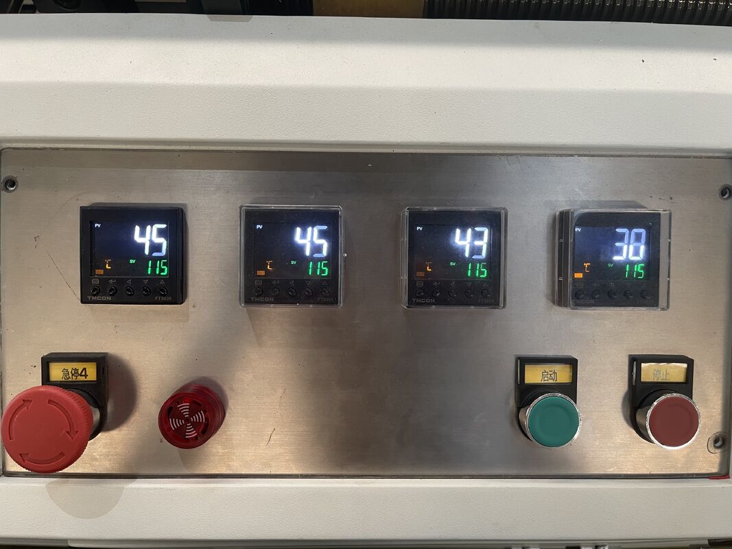 3D Gilding อัตโนมัติ Hot Foli Stamping Machine สําหรับกระดาษบรรจุสินค้าครบวงจร